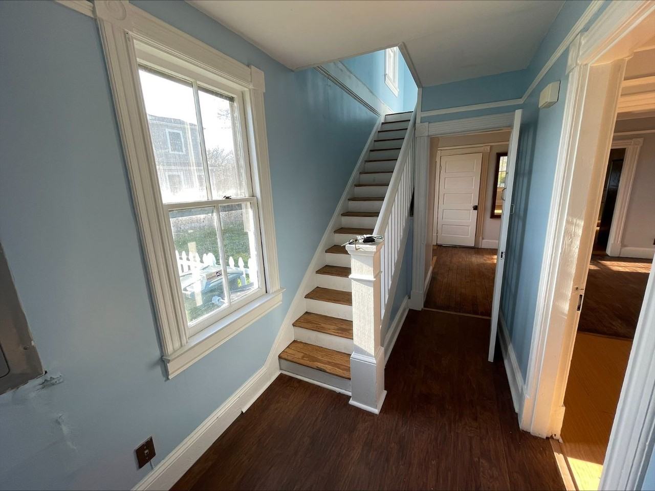 208 Lincoln St - Photo 3 of 18