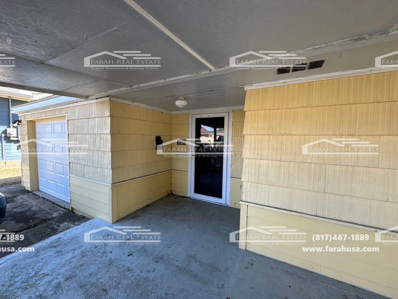 6298 25th St - Photo 2 of 12