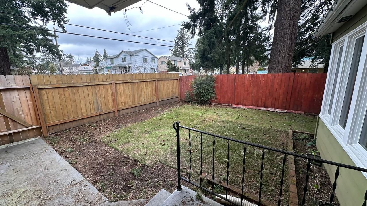 2406 Se 139th Ave - Photo 2 of 21