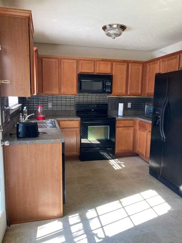 204 Pine Rock Ct - Photo 2 of 6