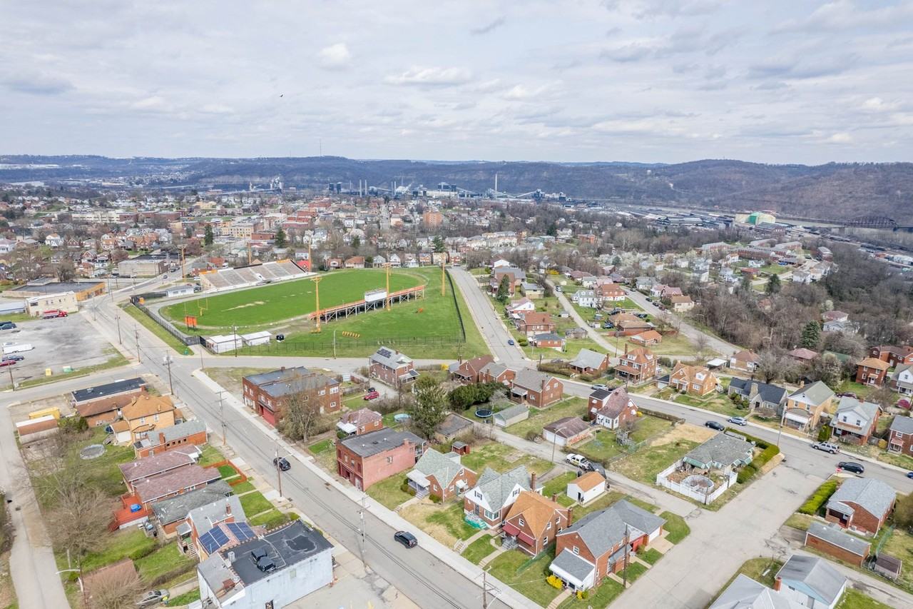 826 Miller Ave - Photo 5 of 29