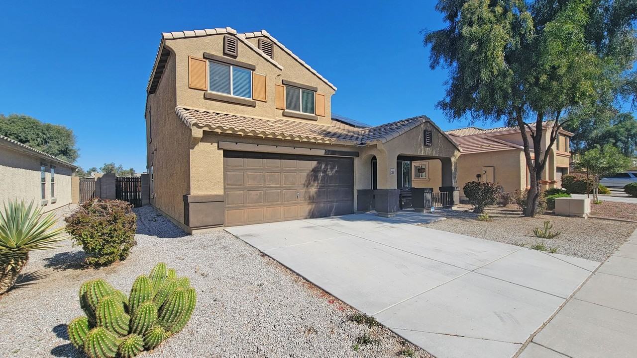 23668 W Bloch Rd - Photo 2 of 35