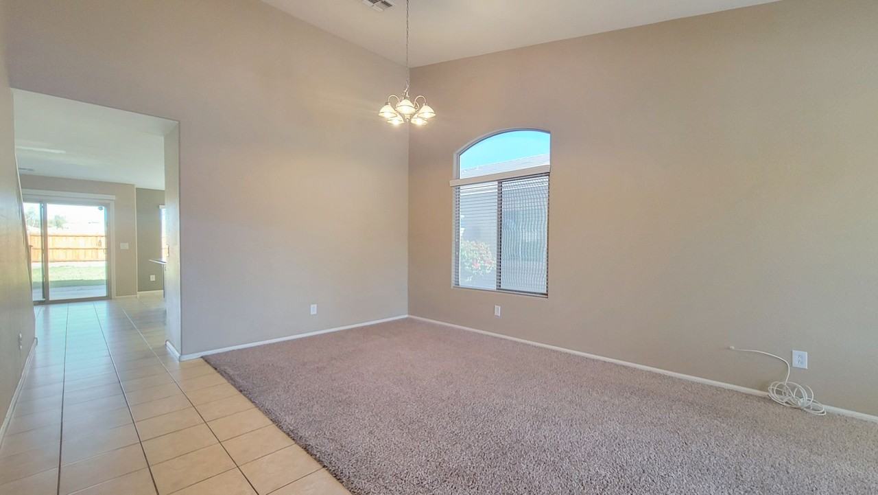 23668 W Bloch Rd - Photo 3 of 35