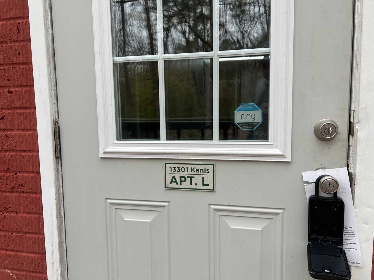 13301 Kanis Road - Photo 3 of 19