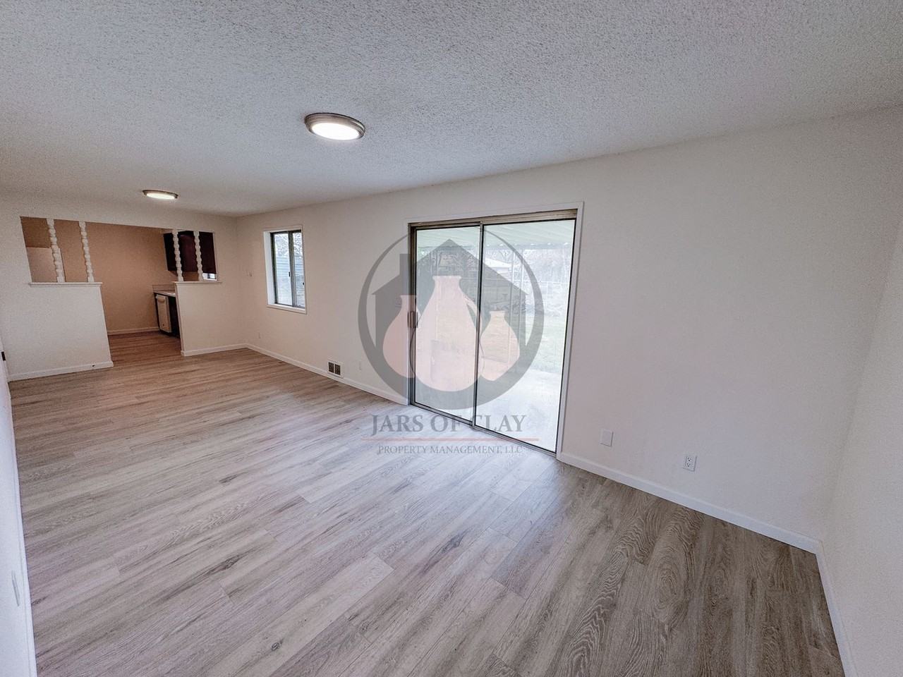 333 Connecticut Ave Se - Photo 7 of 18