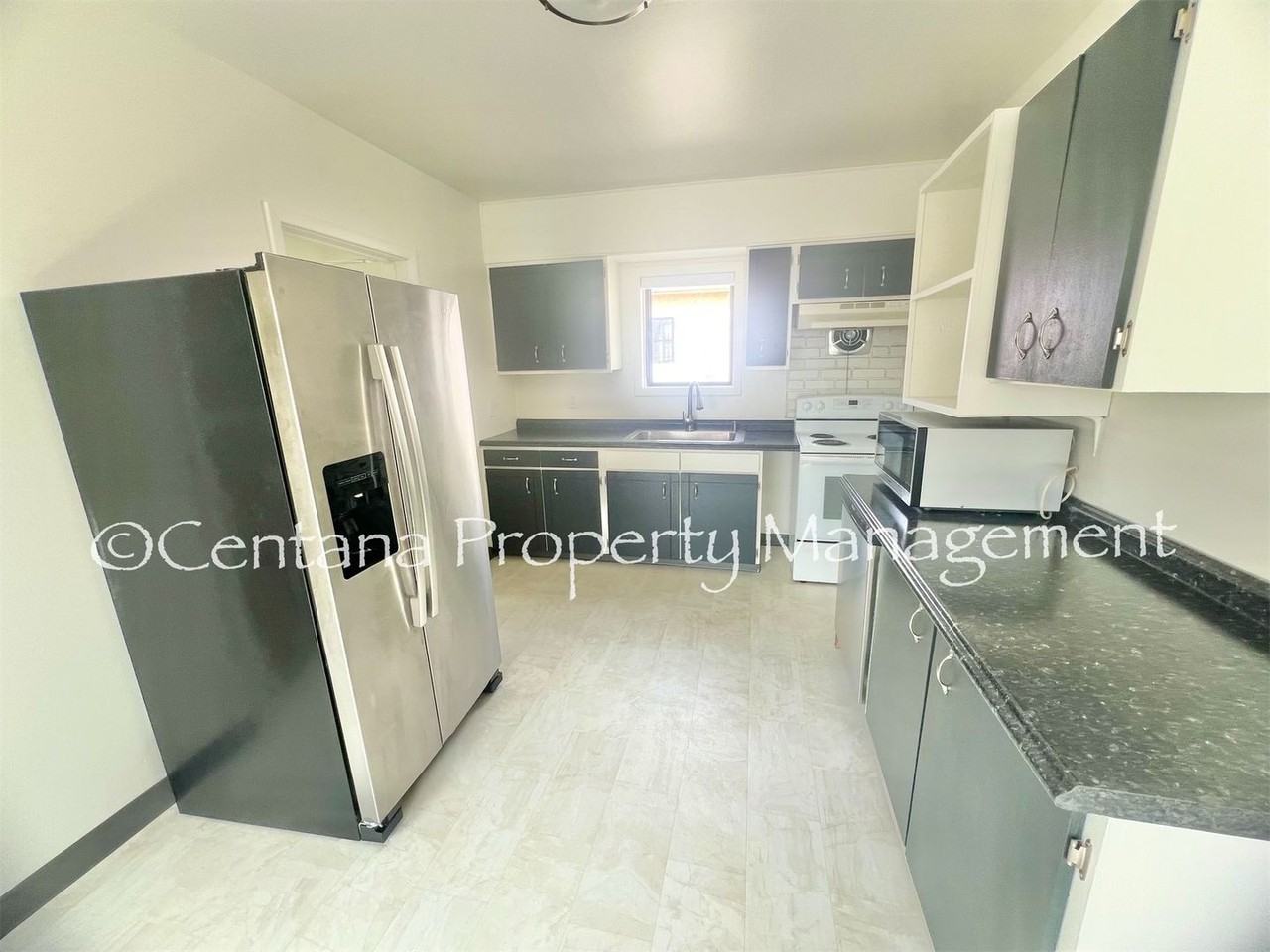 807 E 5th St - Photo 4 of 19