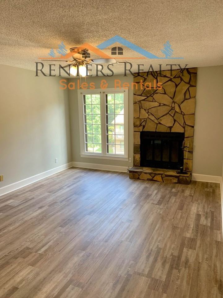 2109 Epworth Dr Ne Apt C Apt C, Huntsville, AL 35811 1 Bedroom Condo