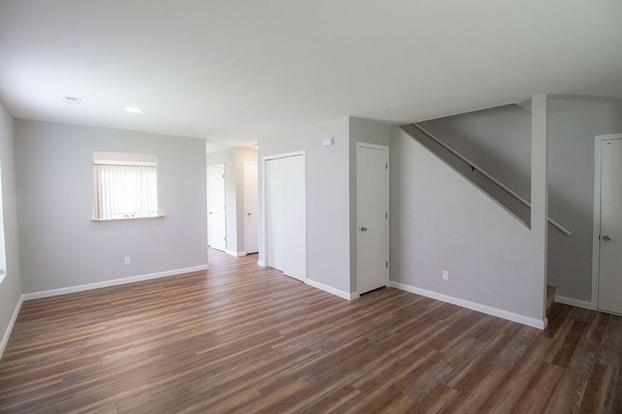 3343 S Brampton Ln - Photo 3 of 29