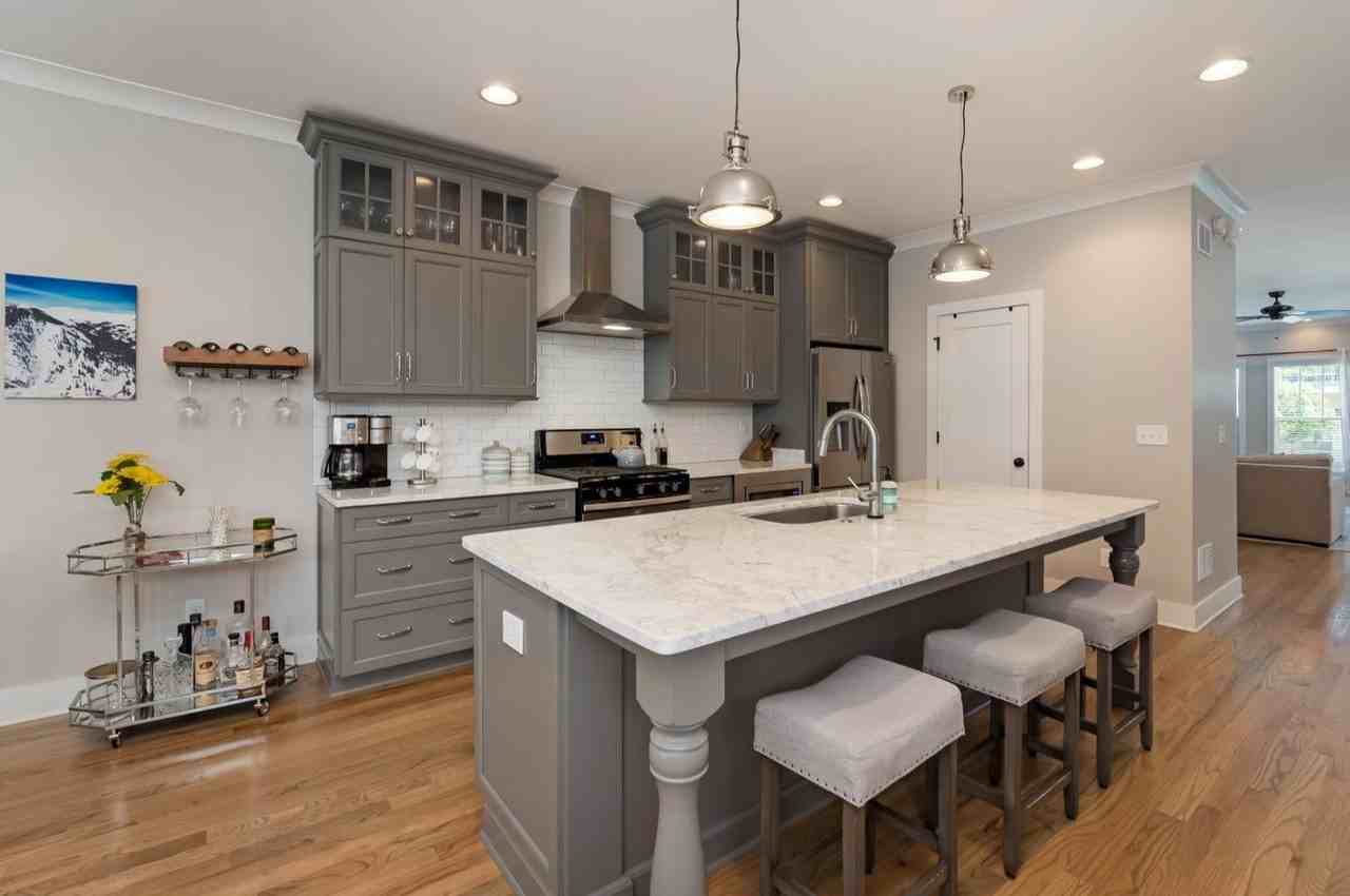 2421 Elliott Ave - Photo 3 of 28