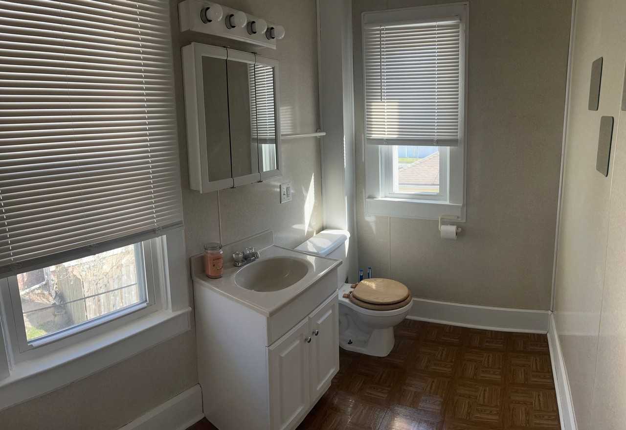 196 S Grand Ave - Photo 3 of 6