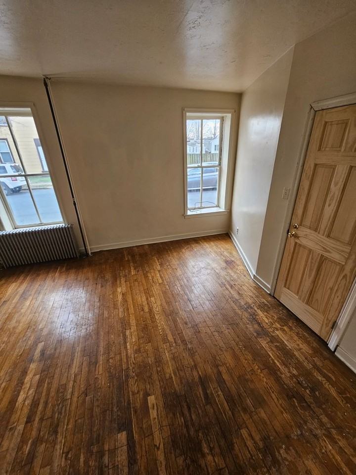 205 Jefferson Ave - Photo 2 of 23