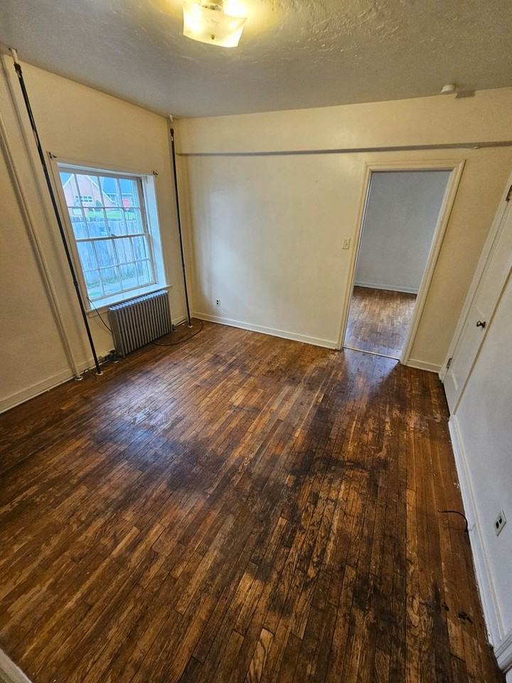 205 Jefferson Ave - Photo 4 of 23