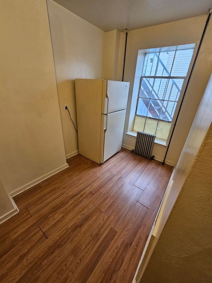 205 Jefferson Ave - Photo 7 of 23