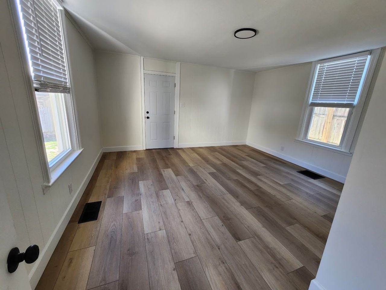 121 Gordon Ave - Photo 6 of 11