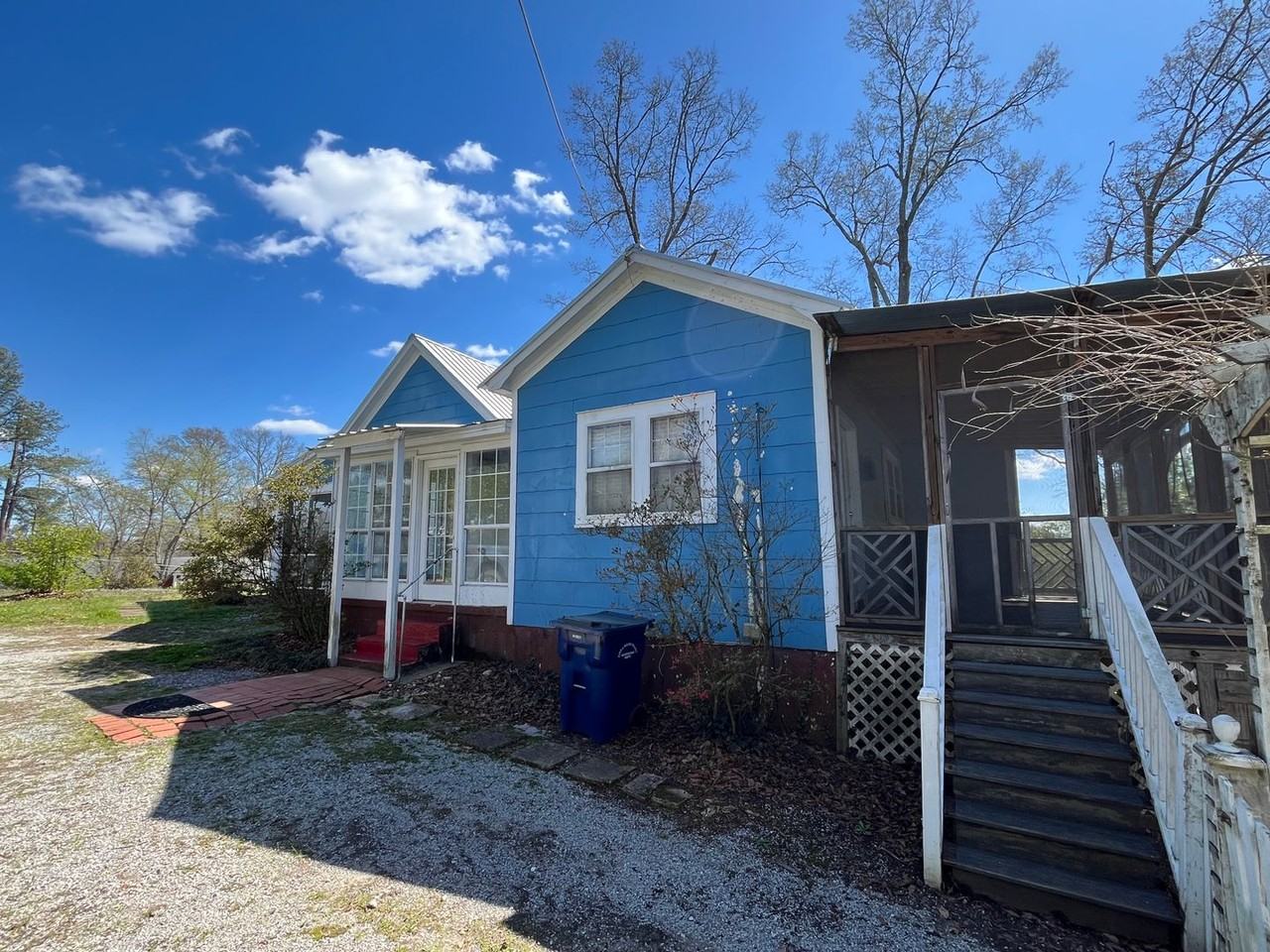 1511 N Main St - Photo 3 of 27