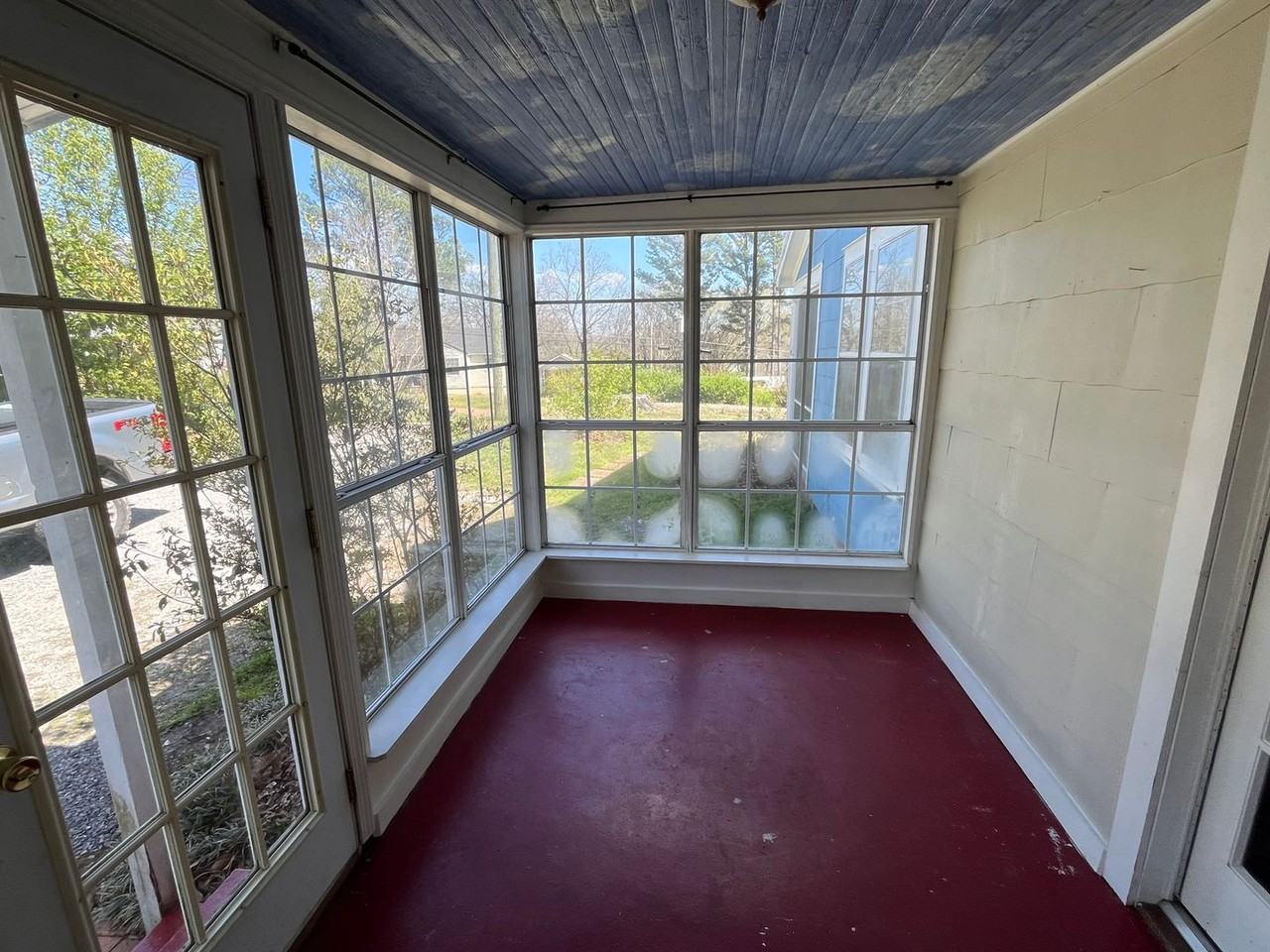 1511 N Main St - Photo 6 of 27