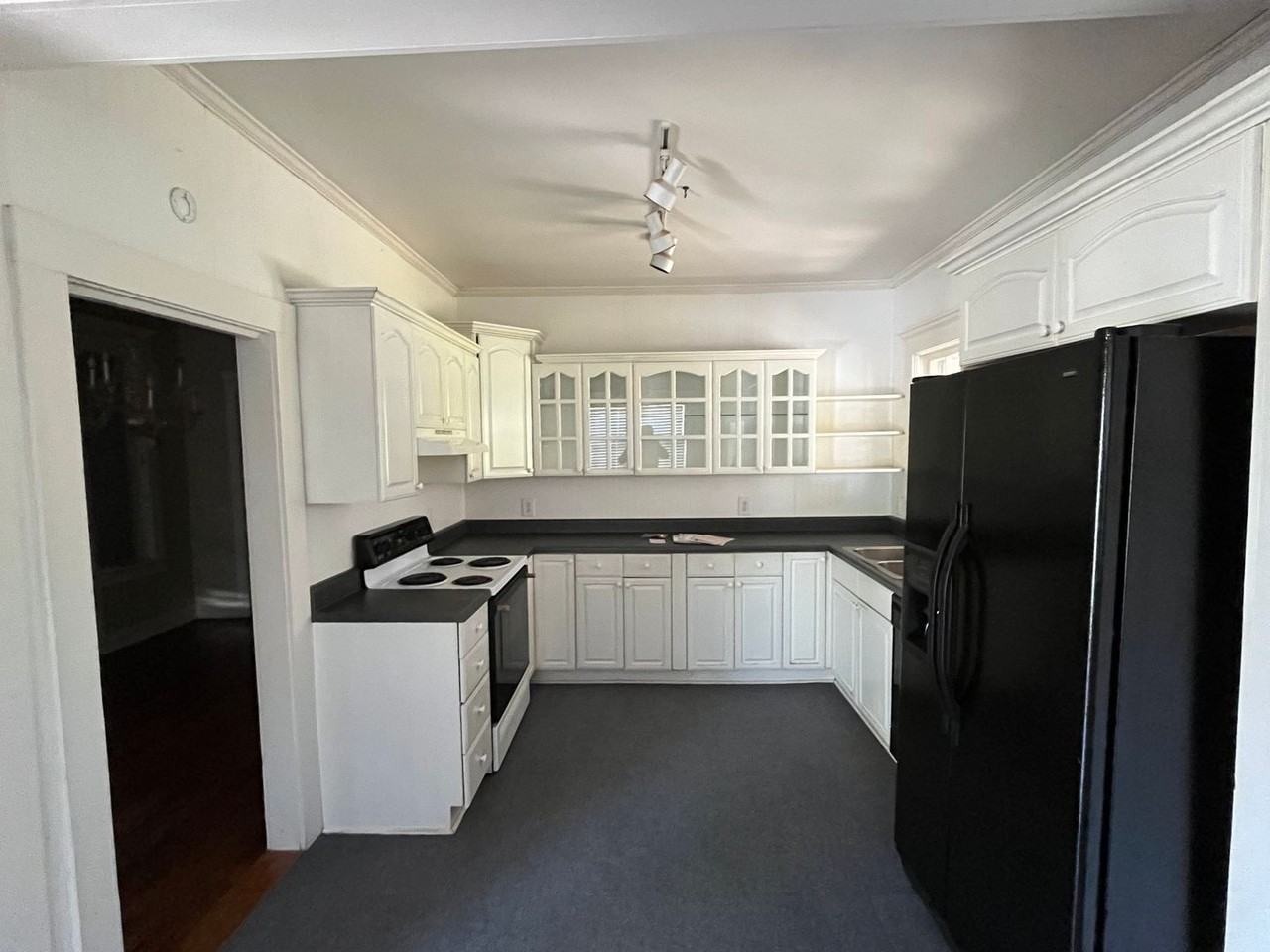 1511 N Main St - Photo 7 of 27