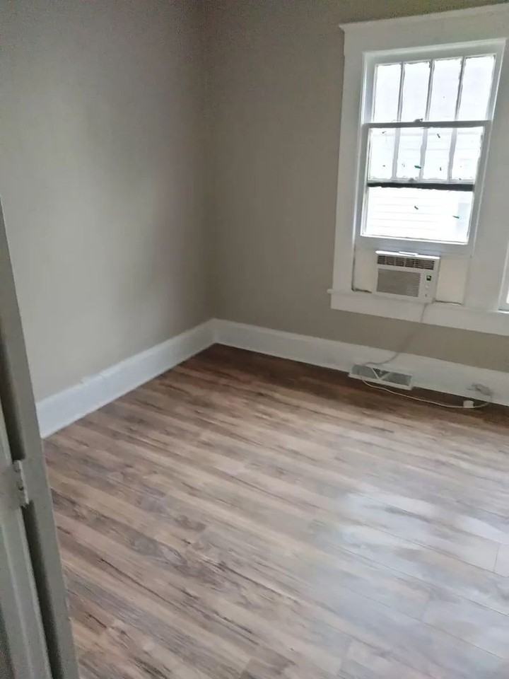 1708 S Main St - Photo 2 of 18