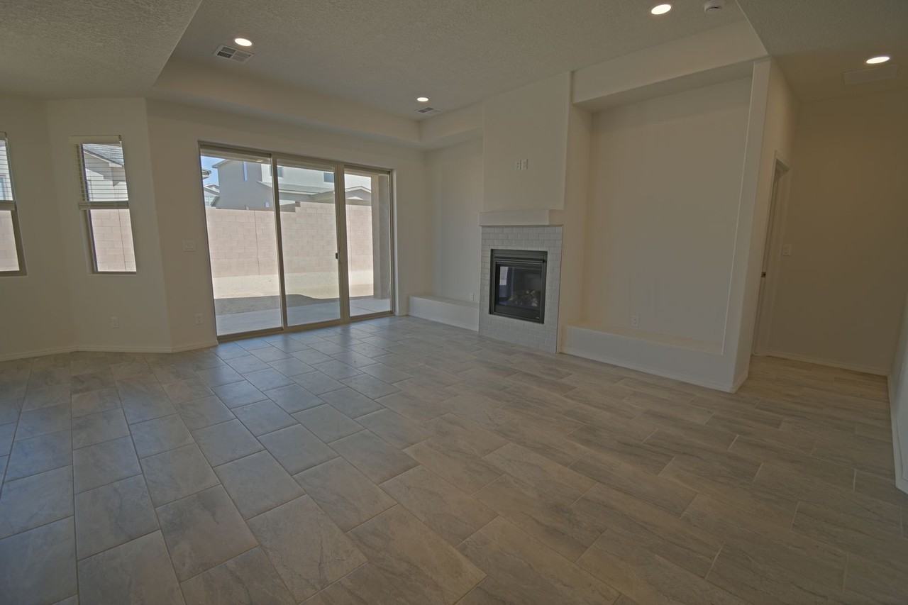 2546 Camino Plata Loop Ne - Photo 5 of 13