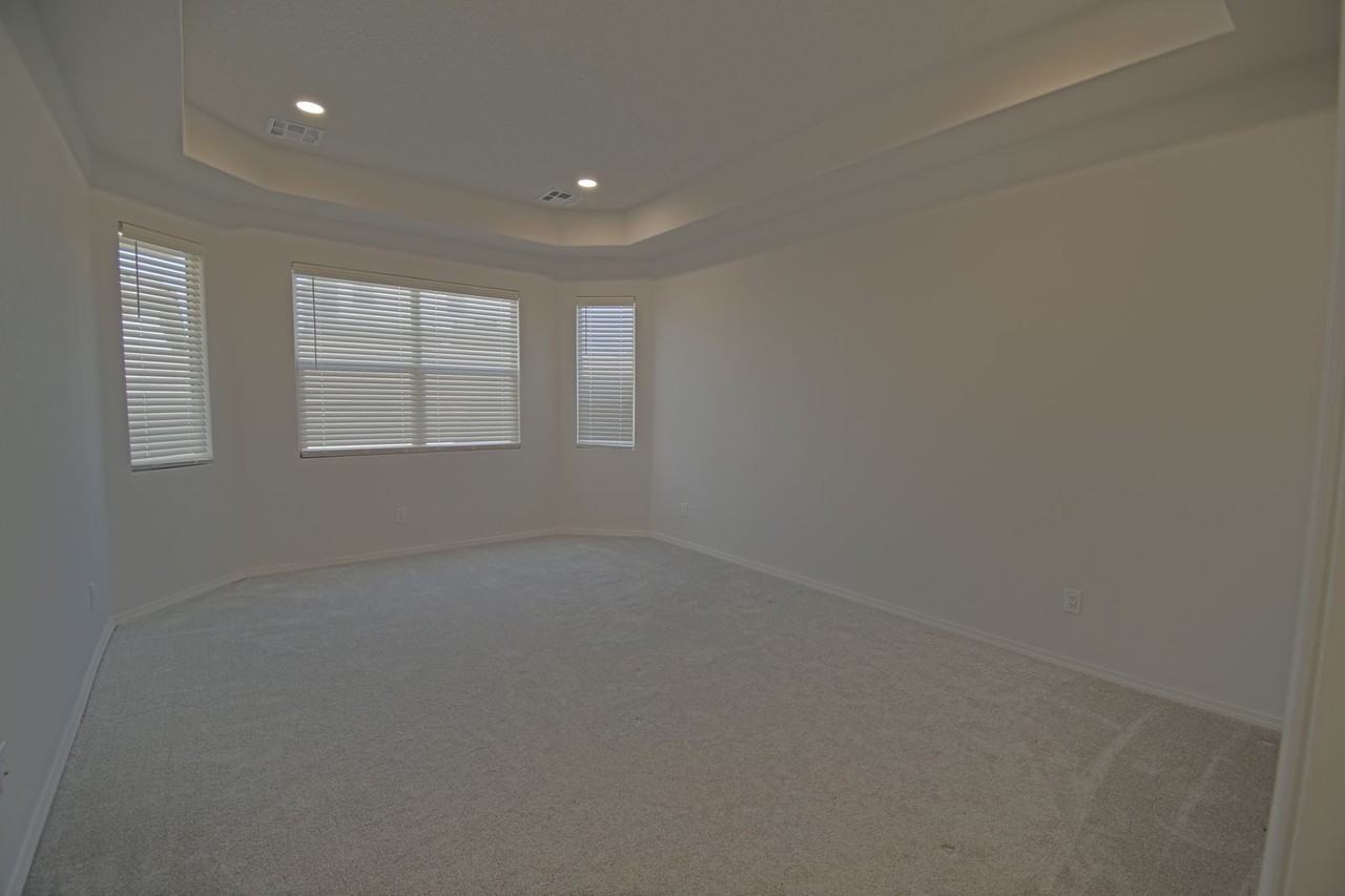 2546 Camino Plata Loop Ne - Photo 6 of 13