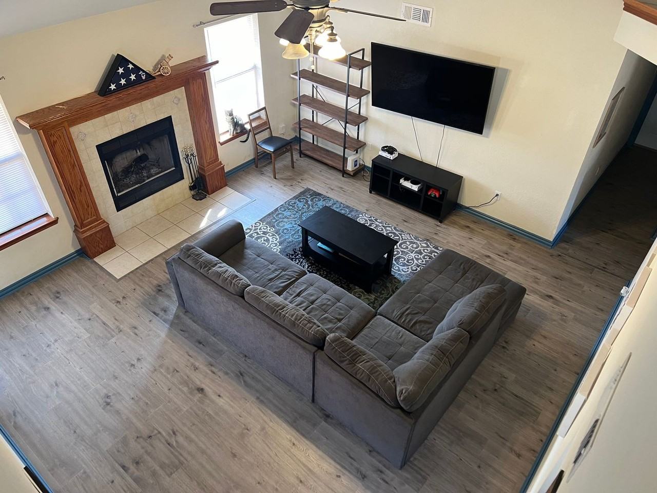 1637 Ne 35th St - Photo 4 of 40