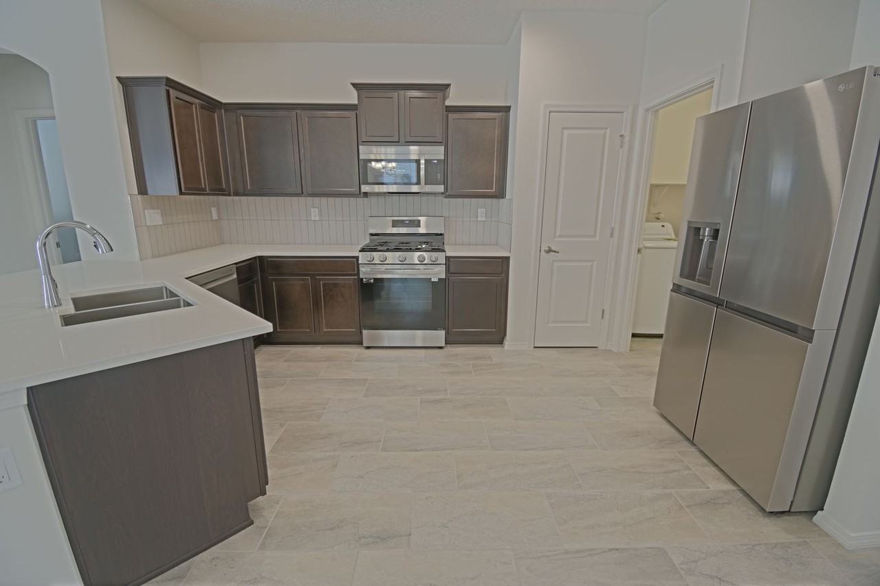2590 Camino Plata Loop Ne - Photo 2 of 13