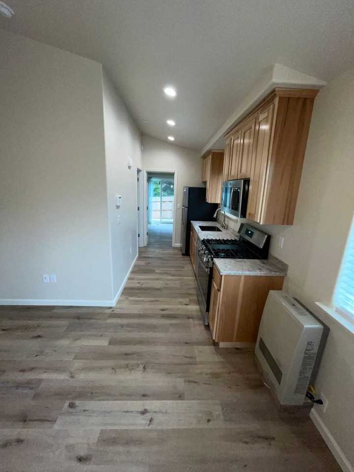 1116 Chelsea Way - Photo 4 of 8