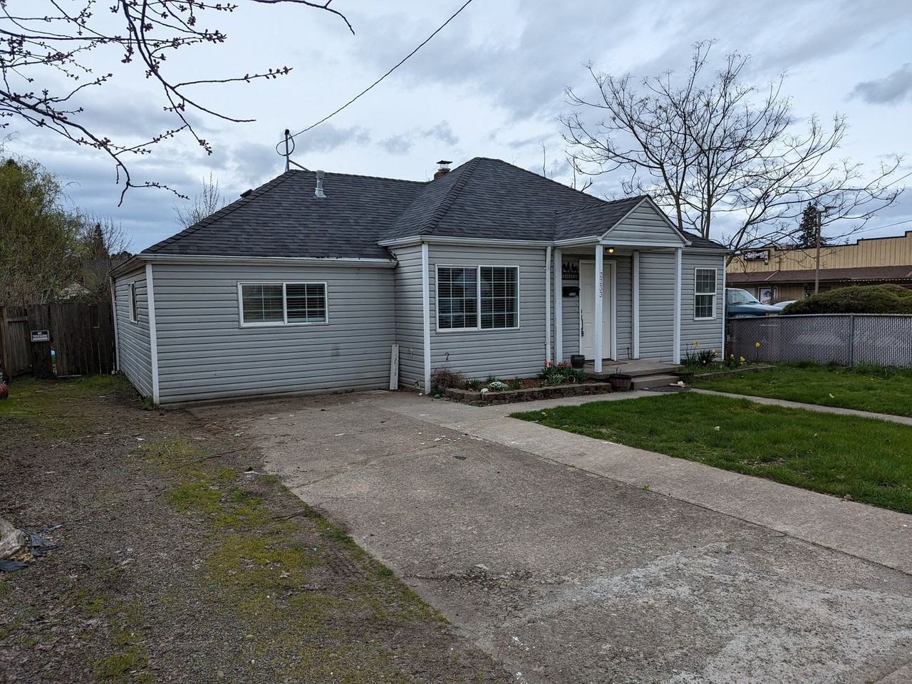 2233 Broadway St Ne - Photo 2 of 18