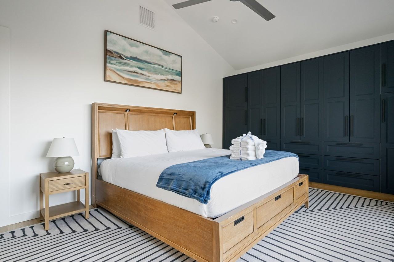 208 Linnea Ln - Photo 3 of 50