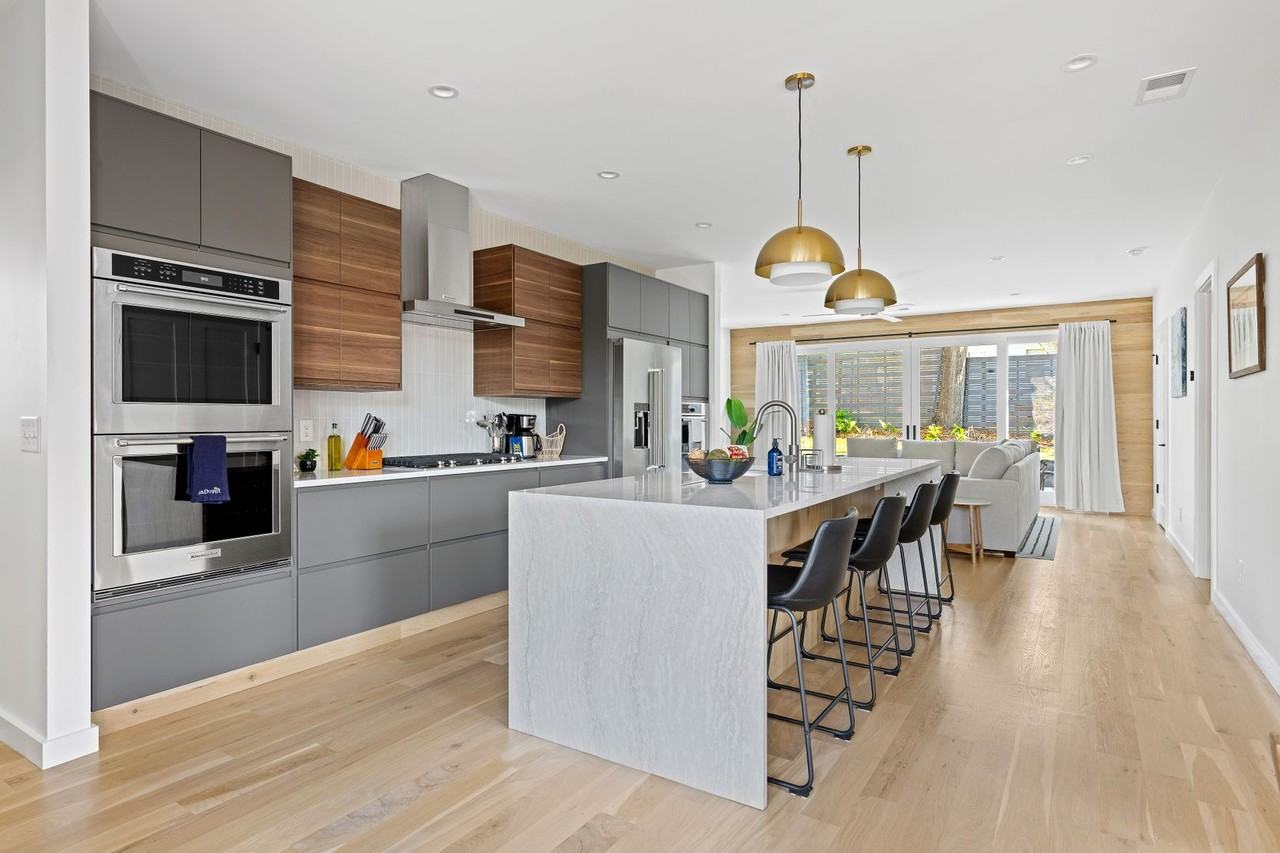 208 Linnea Ln - Photo 5 of 50