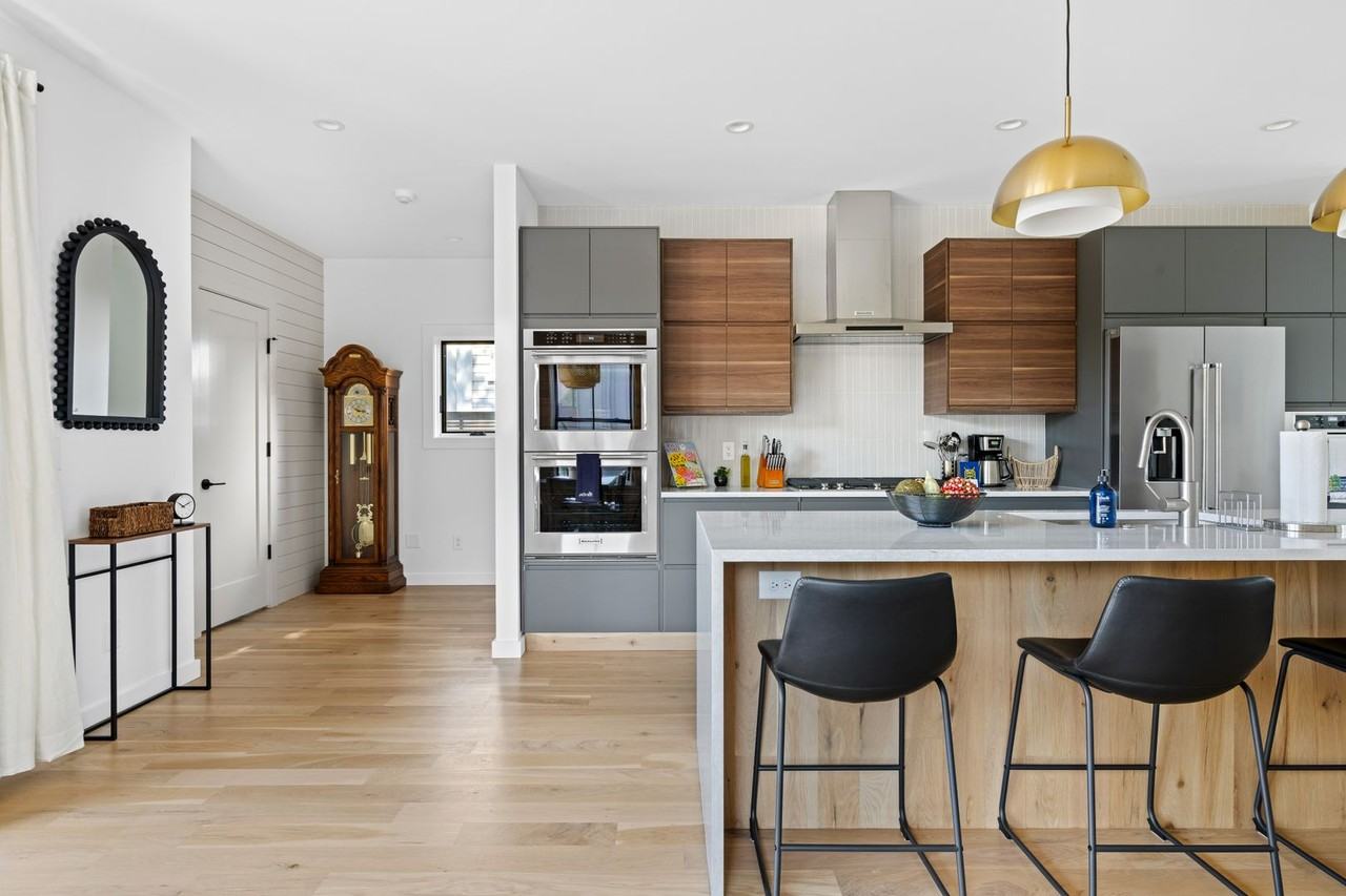 208 Linnea Ln - Photo 6 of 50