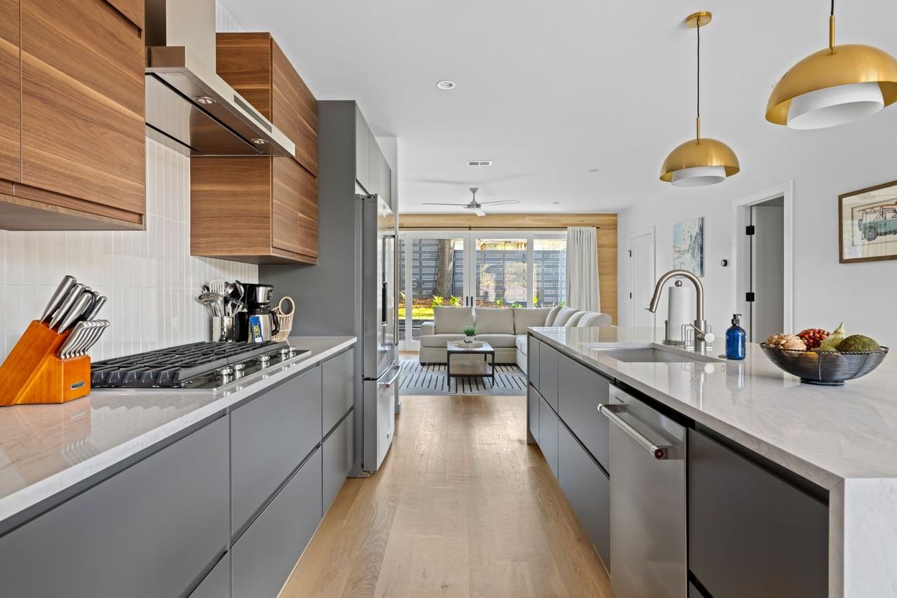 208 Linnea Ln - Photo 7 of 50