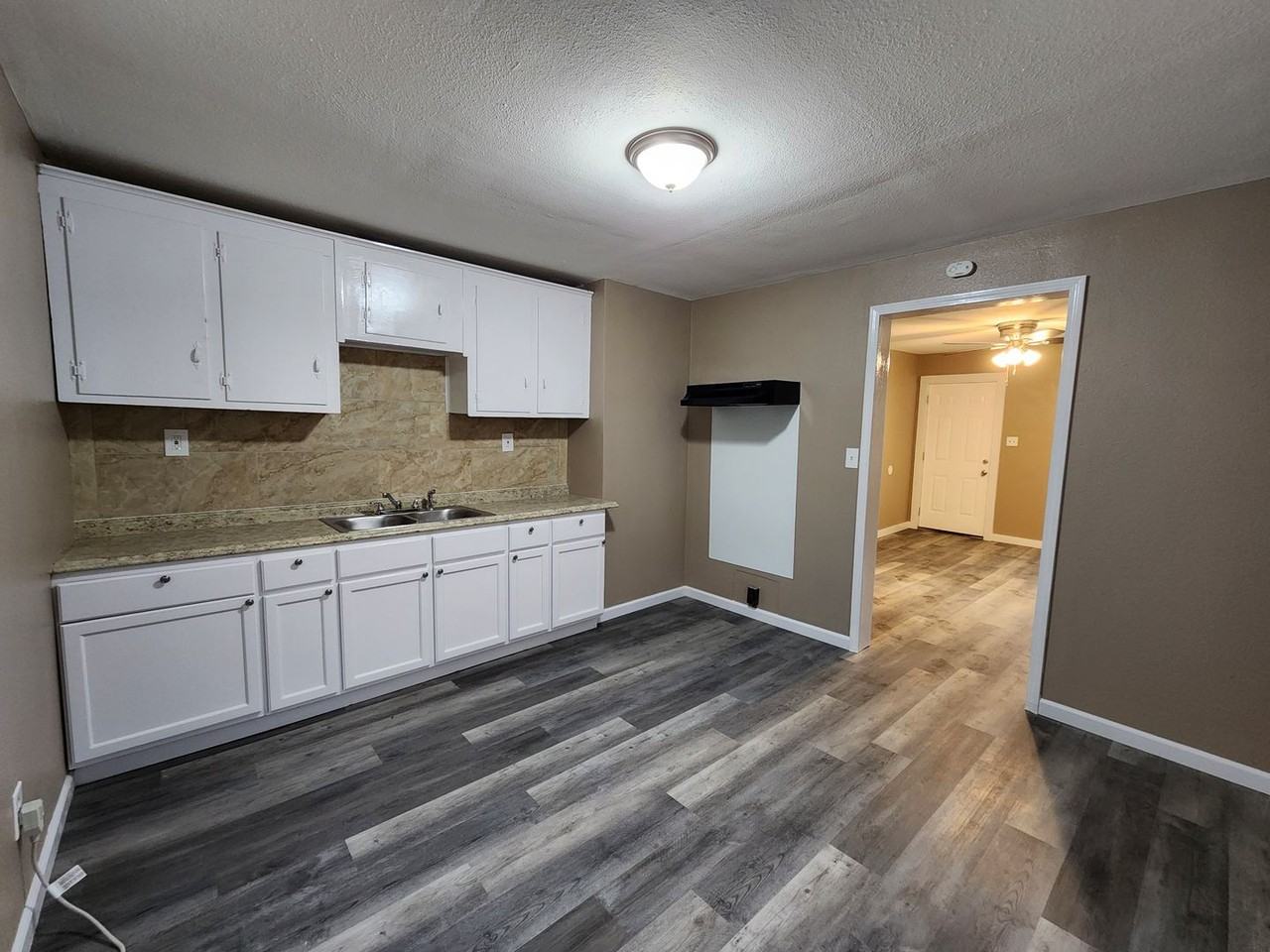 1441 1441 & 1443 Bolivar St. - Photo 6 of 10