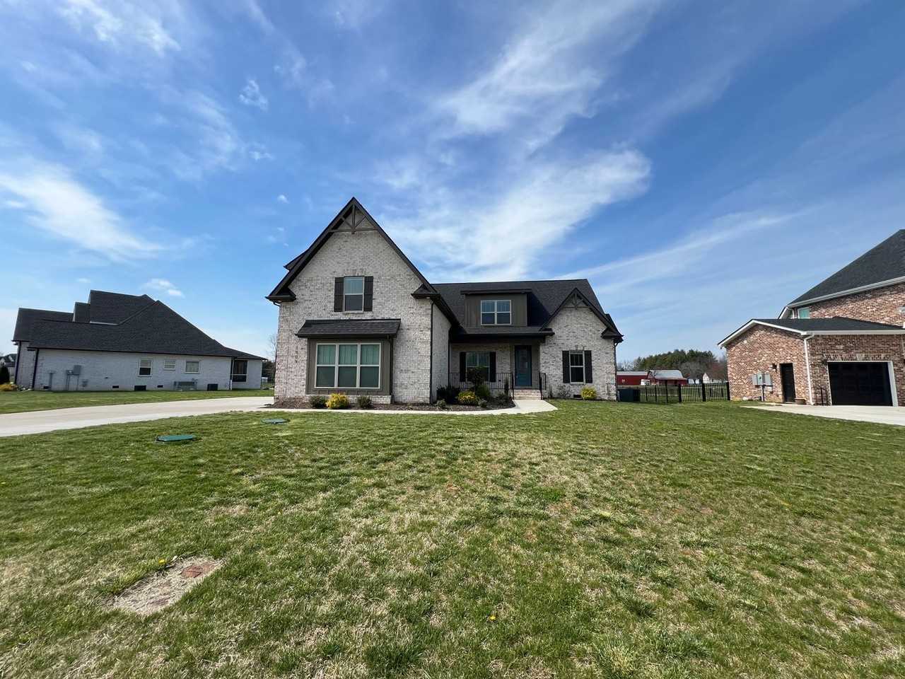 1909 Rhonda Dr - Photo 2 of 33