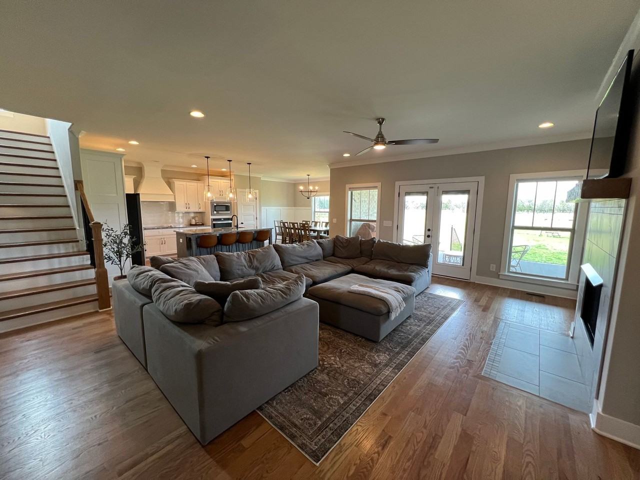 1909 Rhonda Dr - Photo 3 of 33