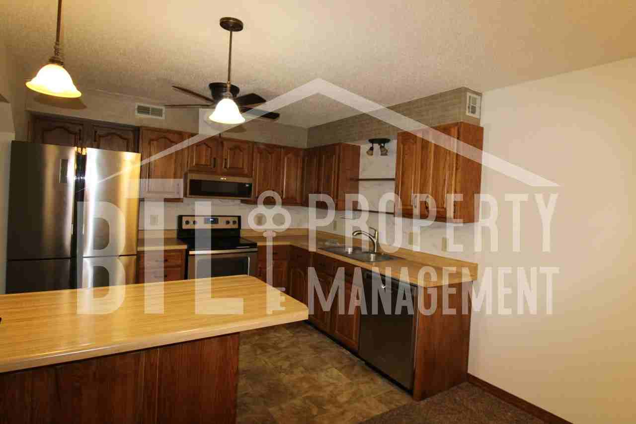 130 Wilshire Dr #28 - Photo 7 of 22