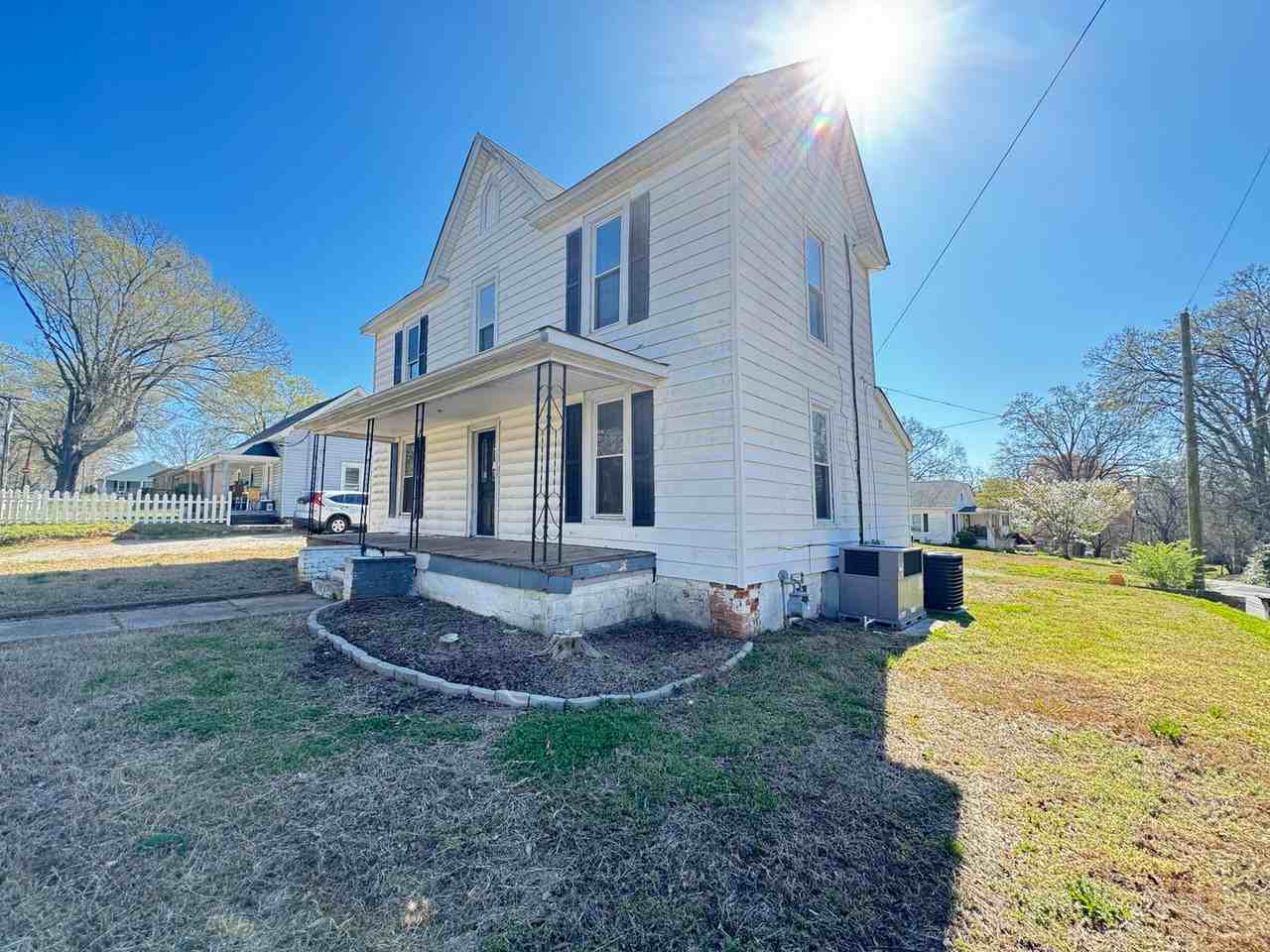 102 Saint Charles Ave Ne - Photo 2 of 17