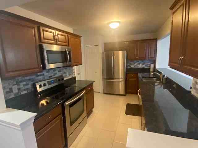 45688 Warwick Dr - Photo 2 of 15