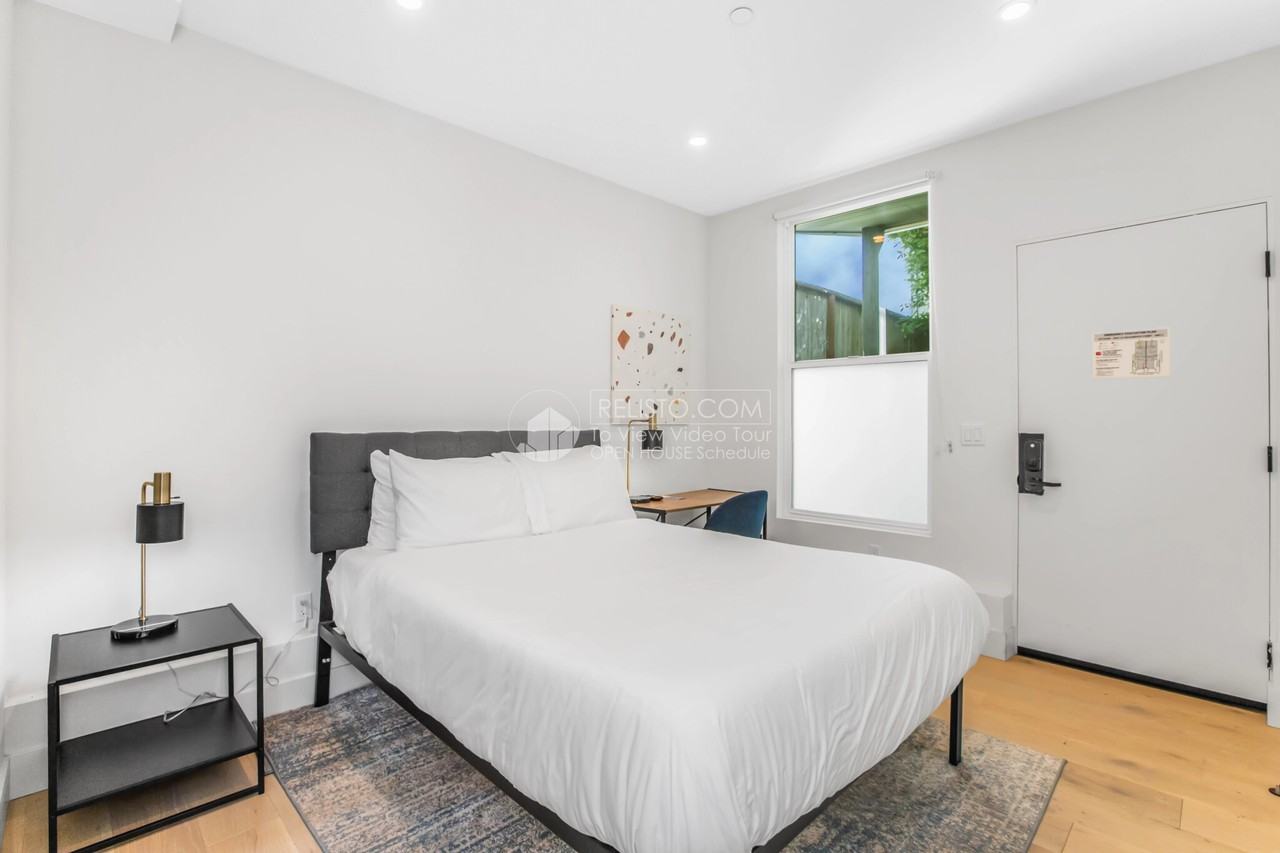 2263 1/2 Sacramento St #2 - Photo 3 of 18