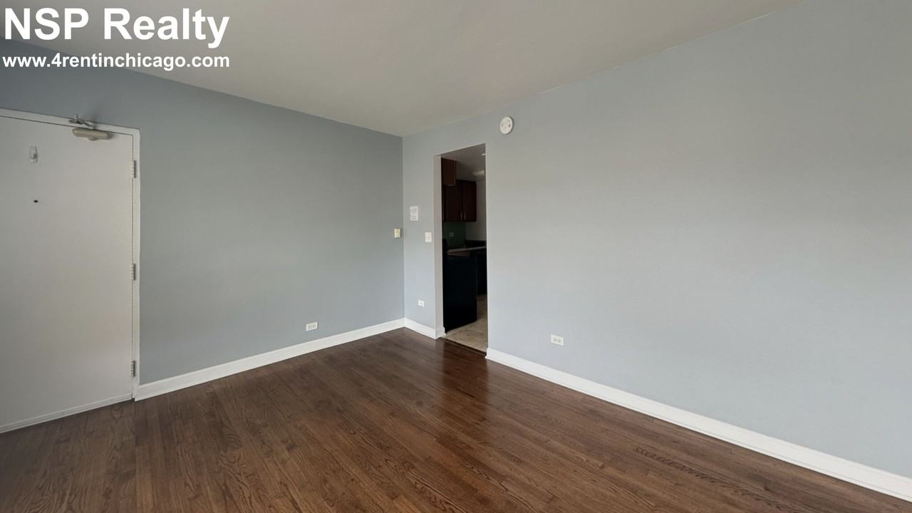 N Milwaukee Ave #1A - Photo 6 of 7