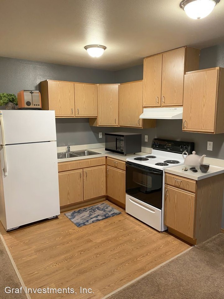Willow Ridge 406 S 5th Street - Photo 2 of 11