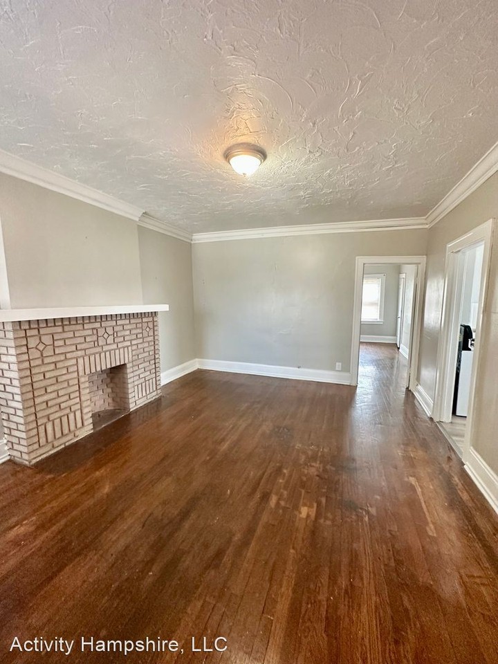 2814 Hampshire - Photo 2 of 9