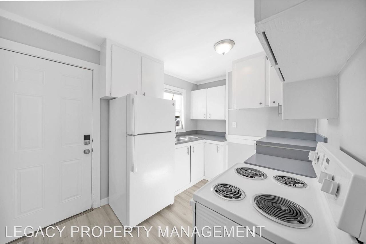 123 SE 97th Ave - Photo 2 of 39