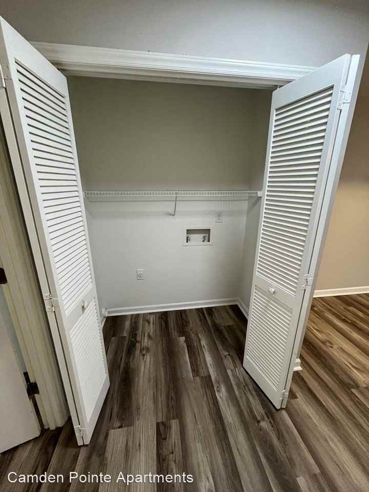 Camden Pointe Apartments - Photo 2 of 6