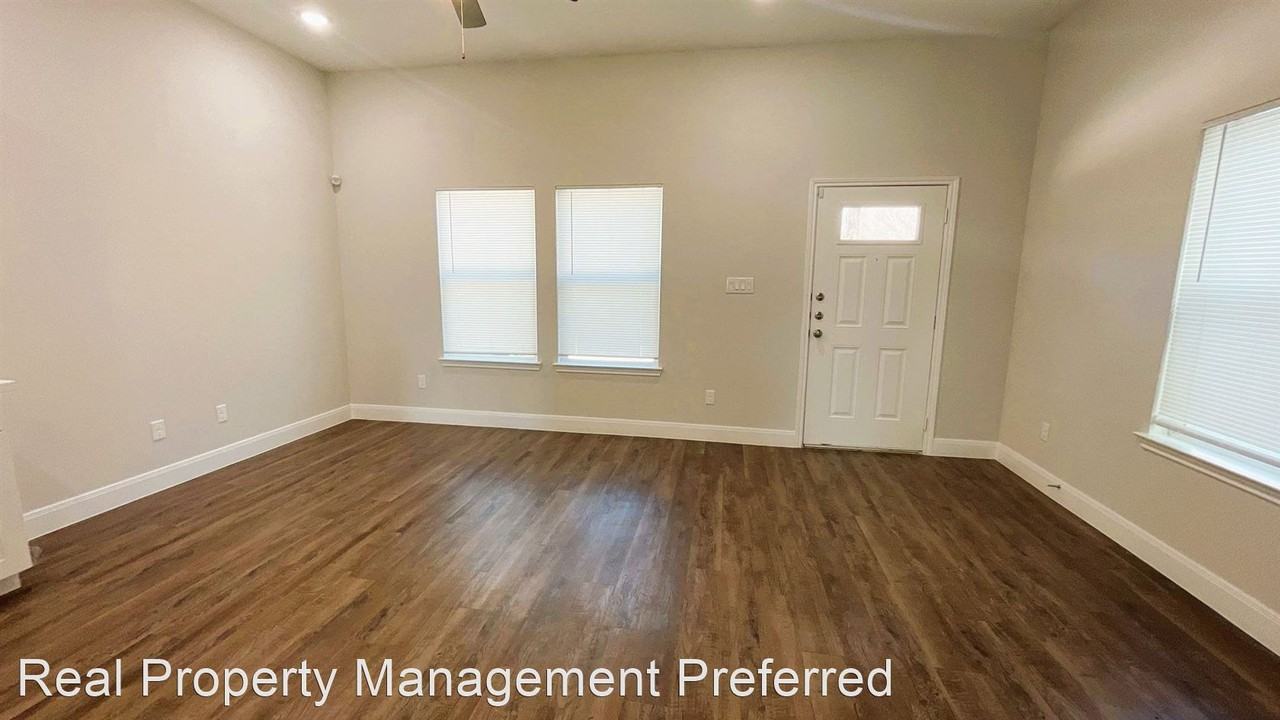 814 County Road 5702 - Photo 3 of 19