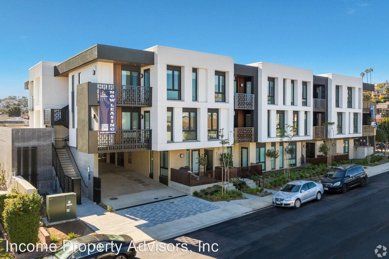 Punta Lara Apartments-Point Loma 1st Month rent Free - Photo 3 of 32