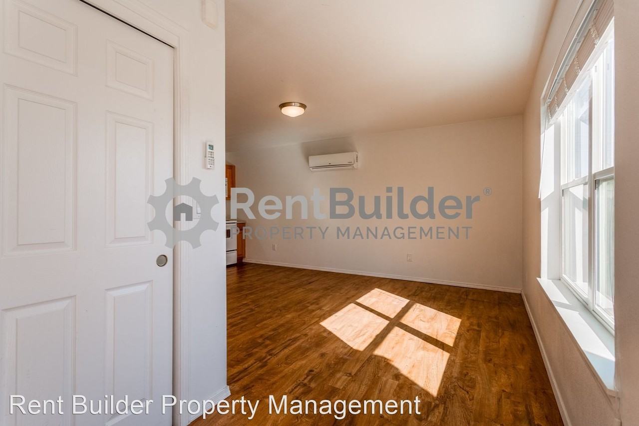 309 Cornell Dr. SE - Photo 3 of 20