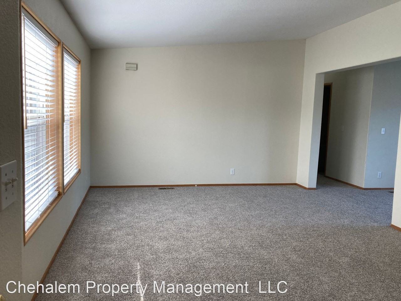 29125 Ne Wilsonville Rd - Photo 3 of 33