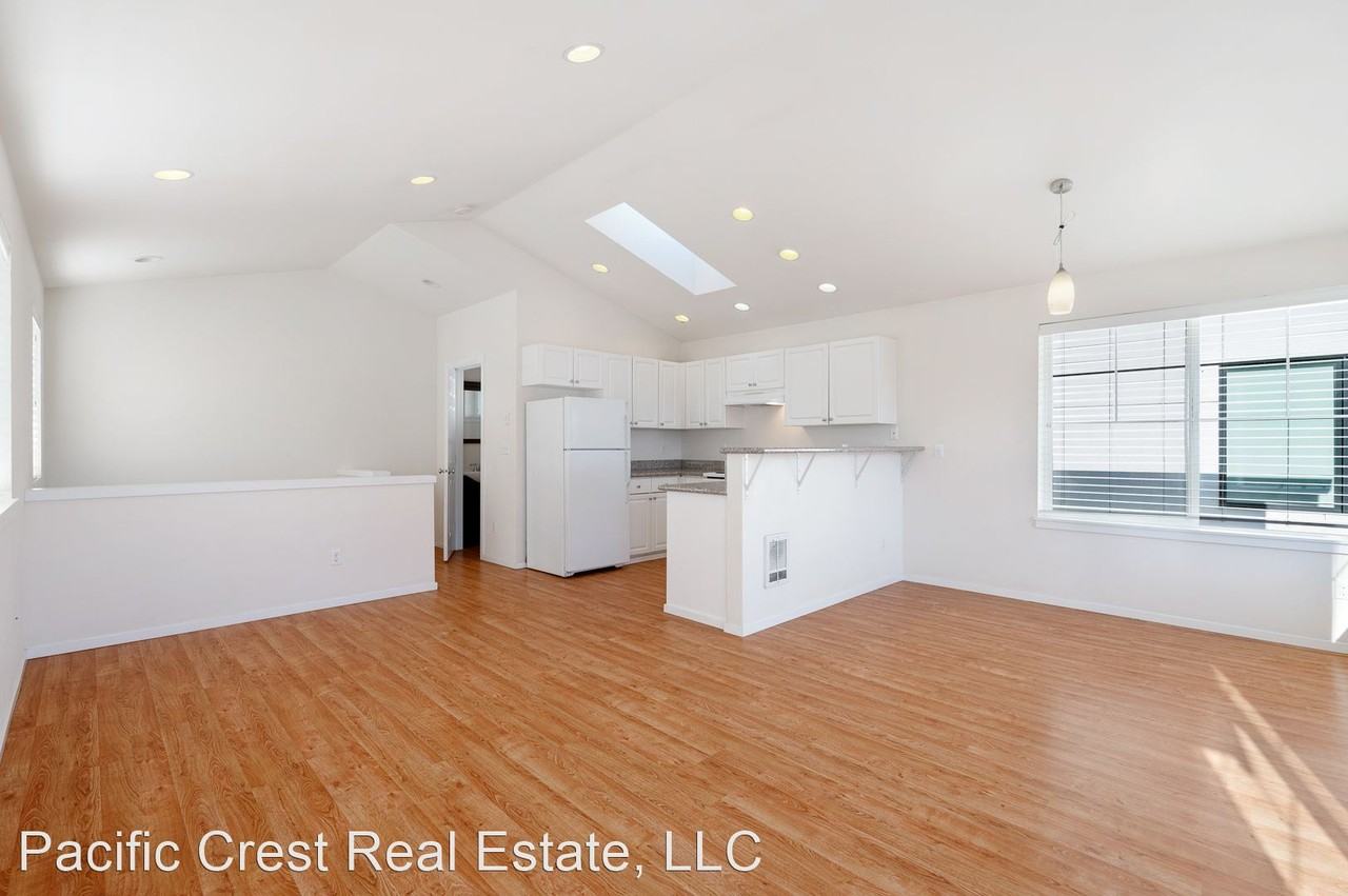 1213 6th Ave N - Photo 2 of 20