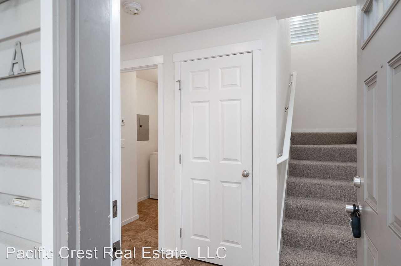 1213 6th Ave N - Photo 3 of 20